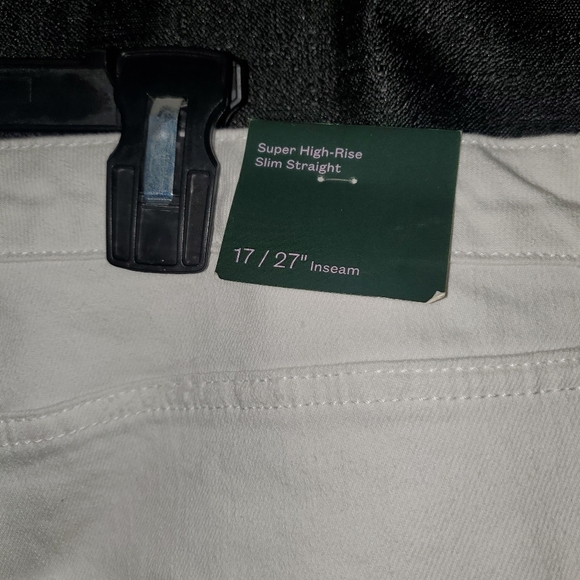 NWT Wild Fable White distressed super  High Rise Slim Straight freying at ankles - Picture 4 of 6